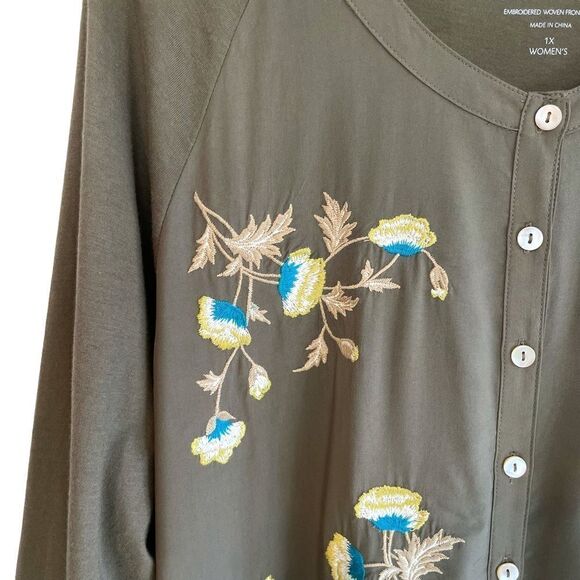 J Jill Embroidered Button Down Top 100% Rayon - Picture 3 of 6